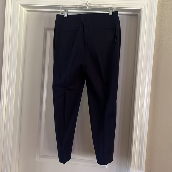 Talbots navy heritage size zip pants. Size 8 - Picture 4 of 7